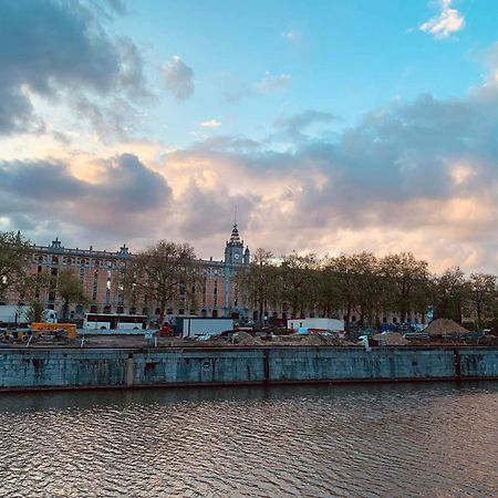 Edouard Boat Hotel Брюксел Екстериор снимка