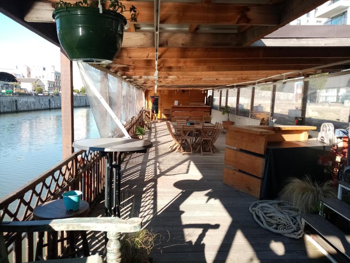 Edouard Boat Hotel Брюксел Екстериор снимка