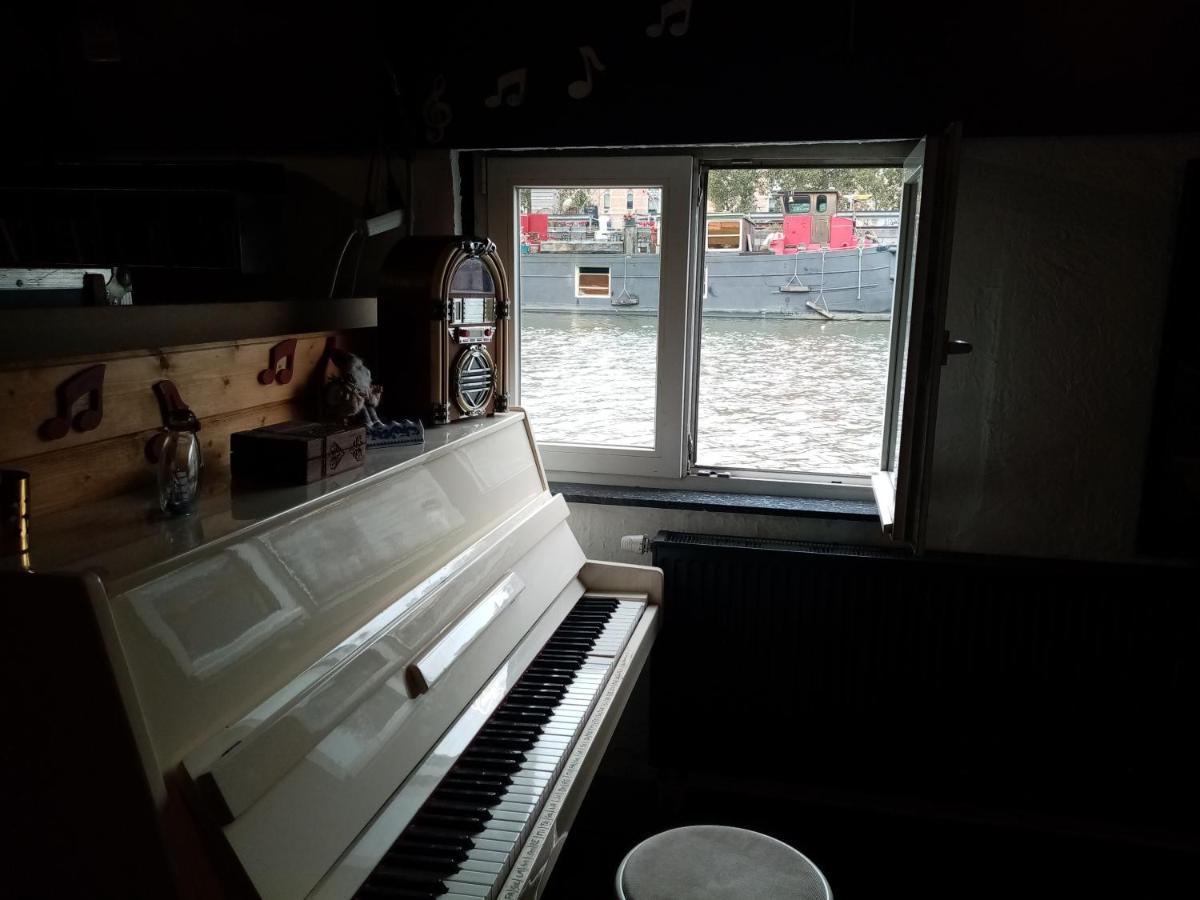 Edouard Boat Hotel Брюксел Екстериор снимка